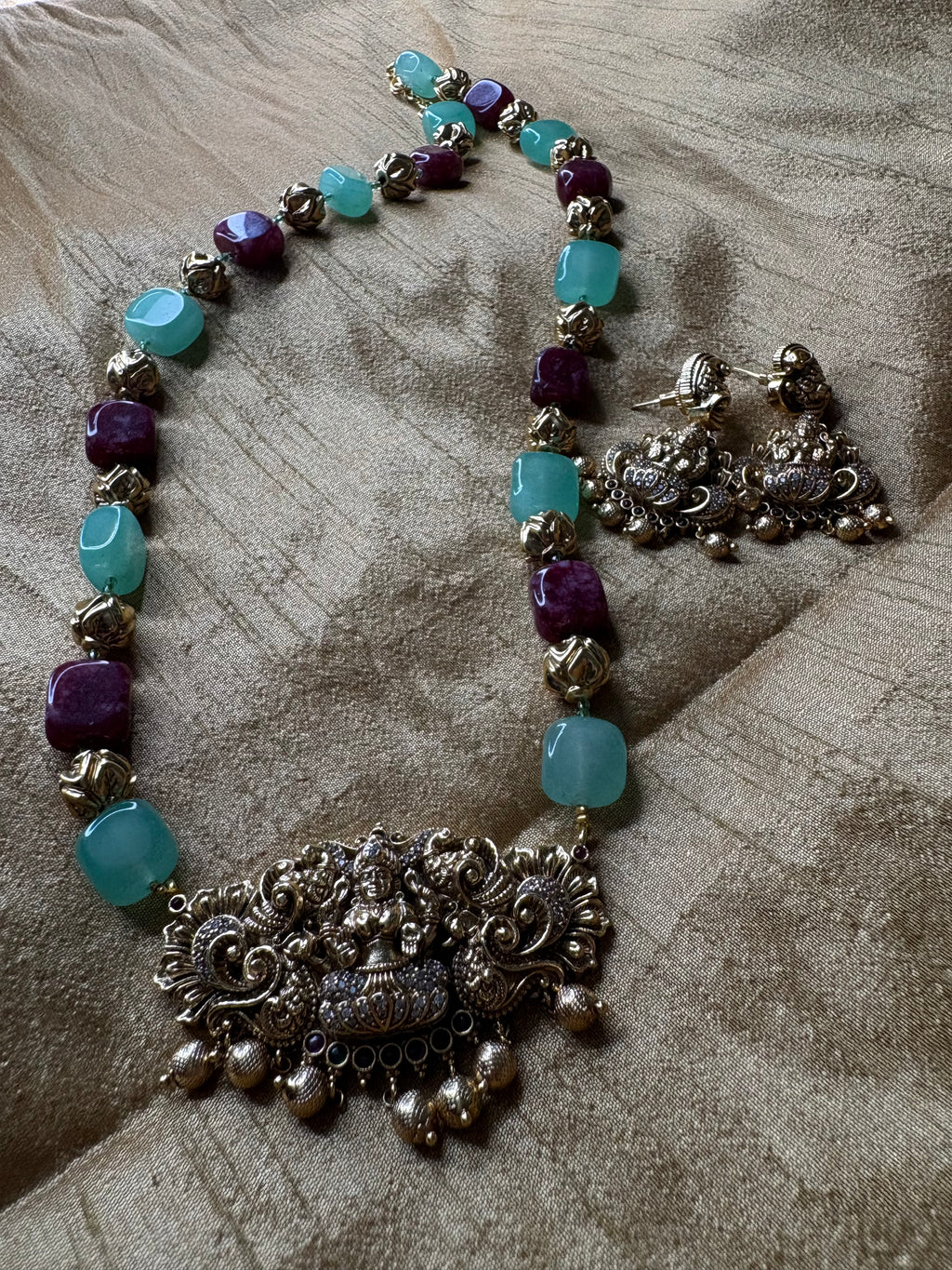 Hreem - An elegant emotion of beads and tradition
