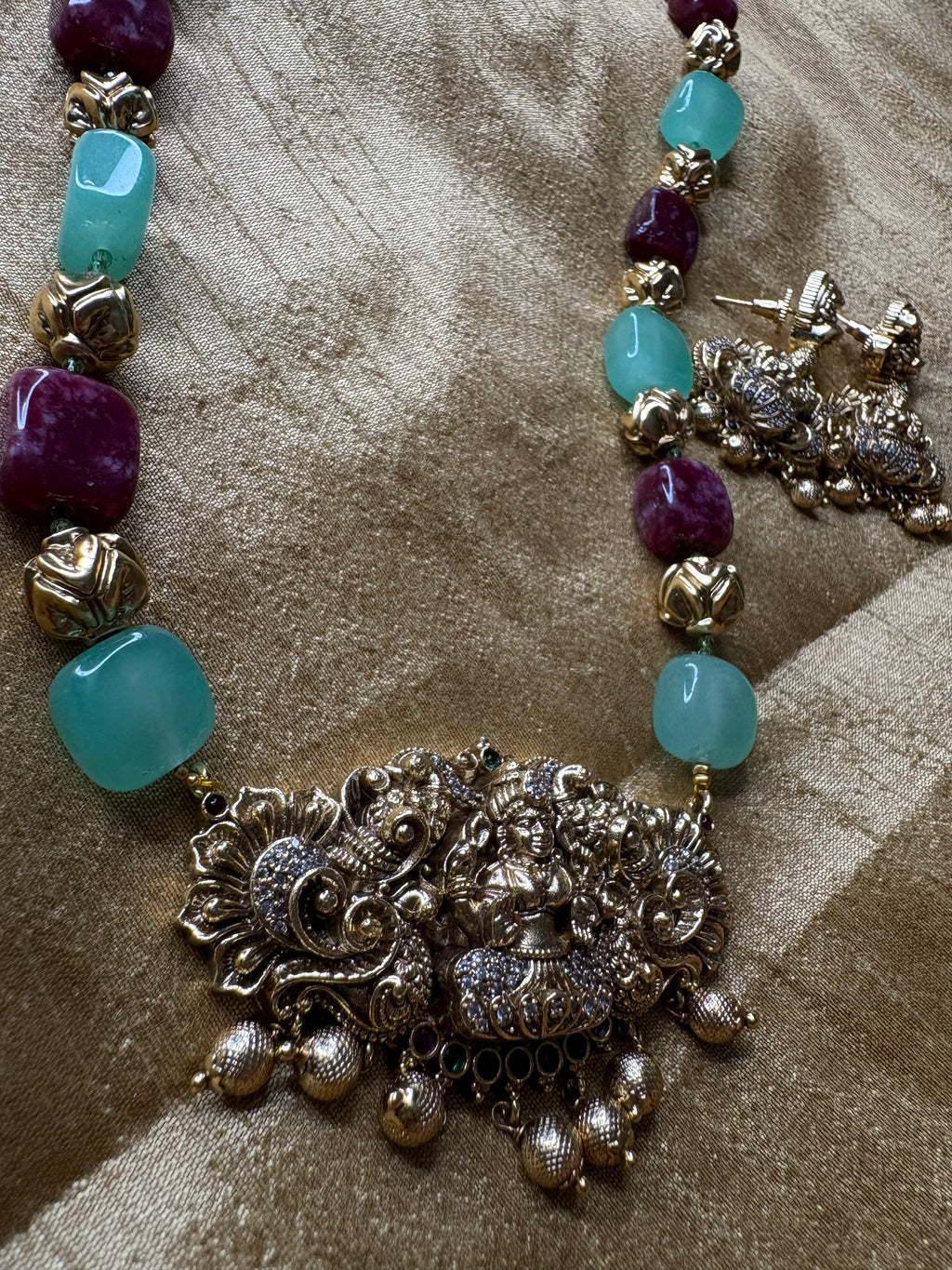 Hreem - An elegant emotion of beads and tradition